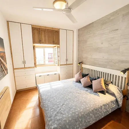 candelaria vacaciones centro, playa 20 metros, in center holidays beach at 20 meters Candelaria