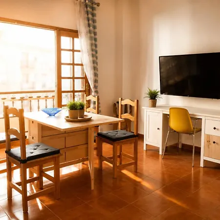 Tenerife Vacaciones, Quiet Near The Ocean And Local Food Spots And Coastal Walks, Fast Wifi Apartament